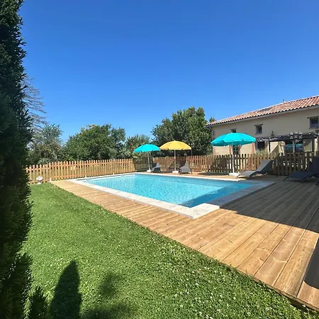 La Clef Des Champs Piscine Ortance Sajas